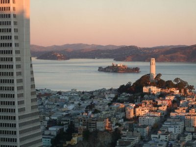 Trans_America_Building__Coit_Tower_and_Alcatraz.JPG